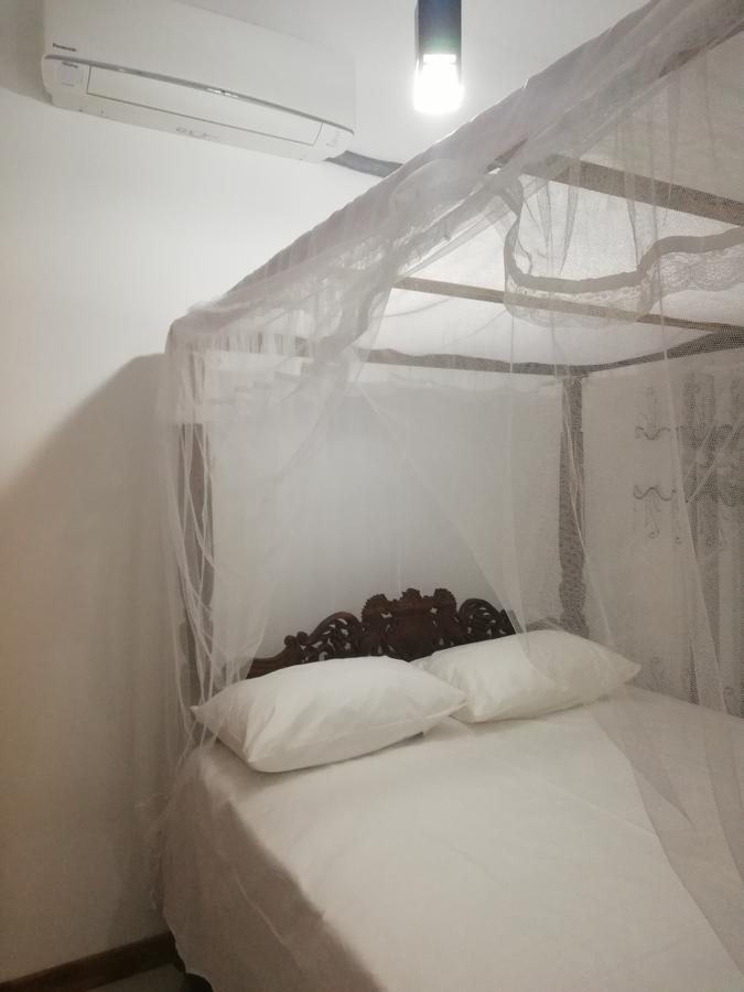 Air Port 5 Minutes Super Clean Upul Bed & Breakfast Negombo Exterior foto
