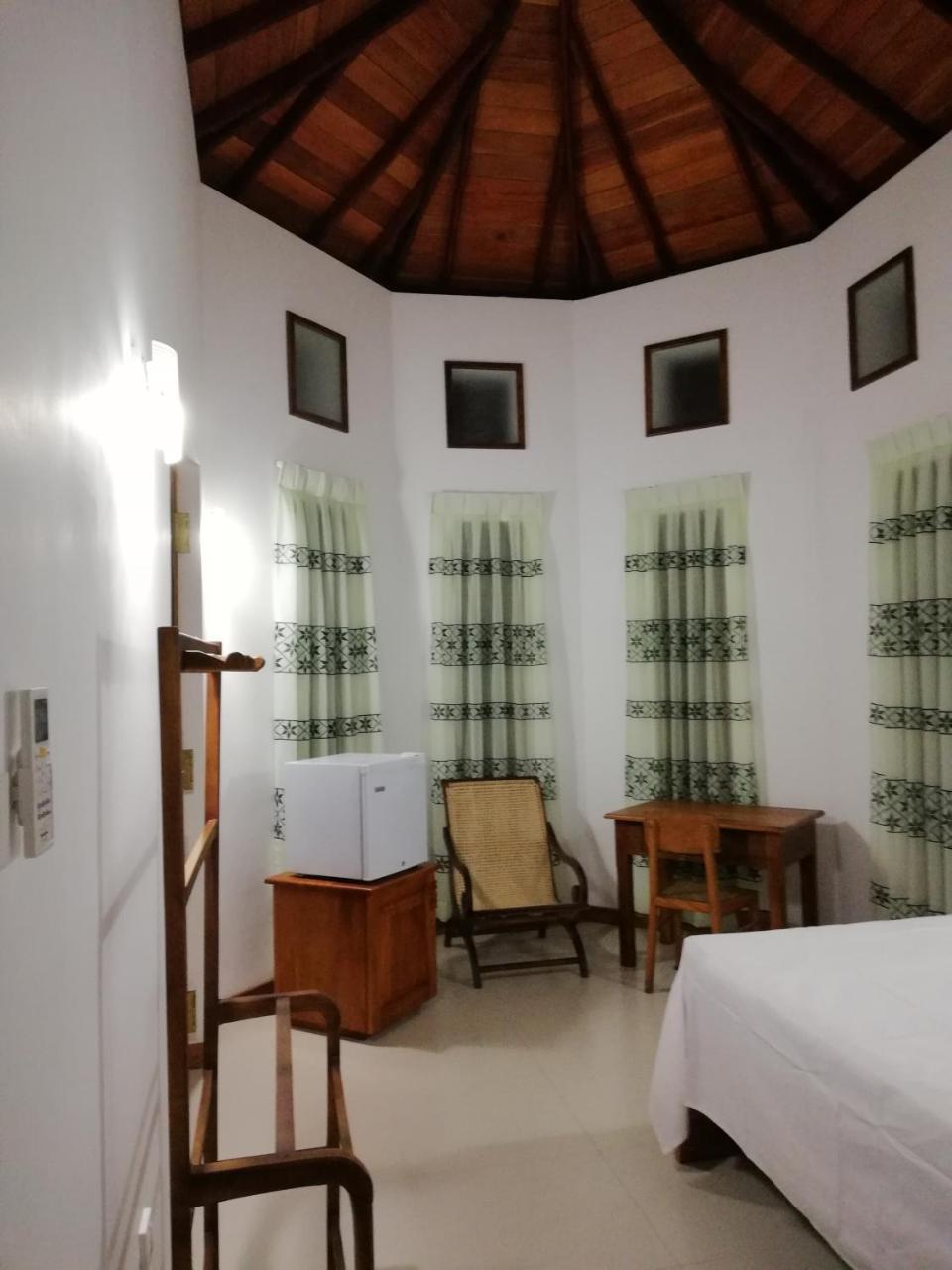 Air Port 5 Minutes Super Clean Upul Bed & Breakfast Negombo Exterior foto