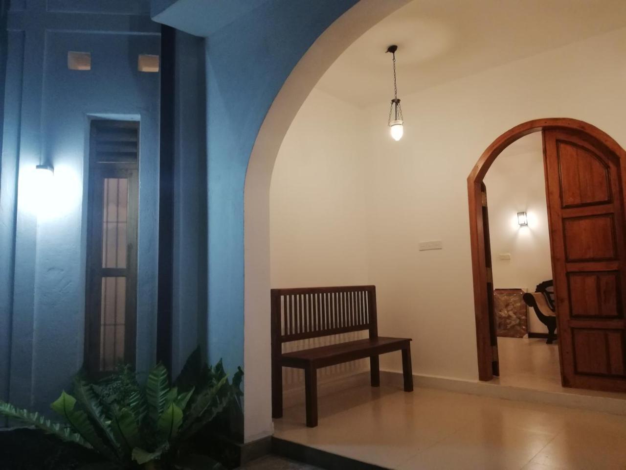 Air Port 5 Minutes Super Clean Upul Bed & Breakfast Negombo Exterior foto