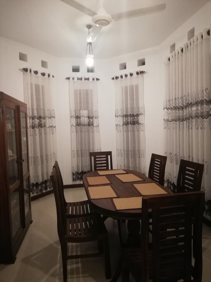 Air Port 5 Minutes Super Clean Upul Bed & Breakfast Negombo Exterior foto
