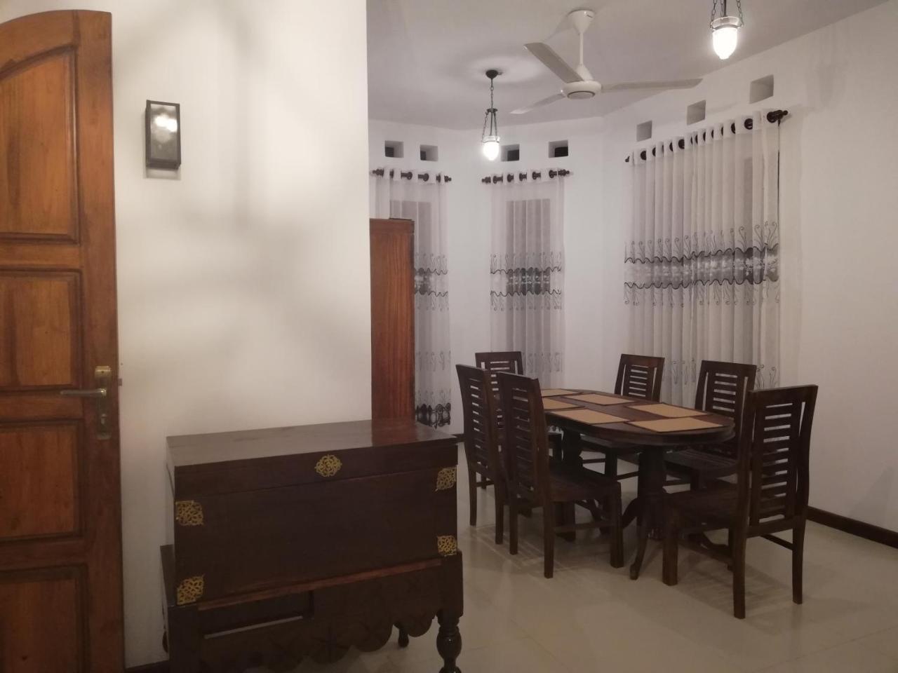 Air Port 5 Minutes Super Clean Upul Bed & Breakfast Negombo Exterior foto