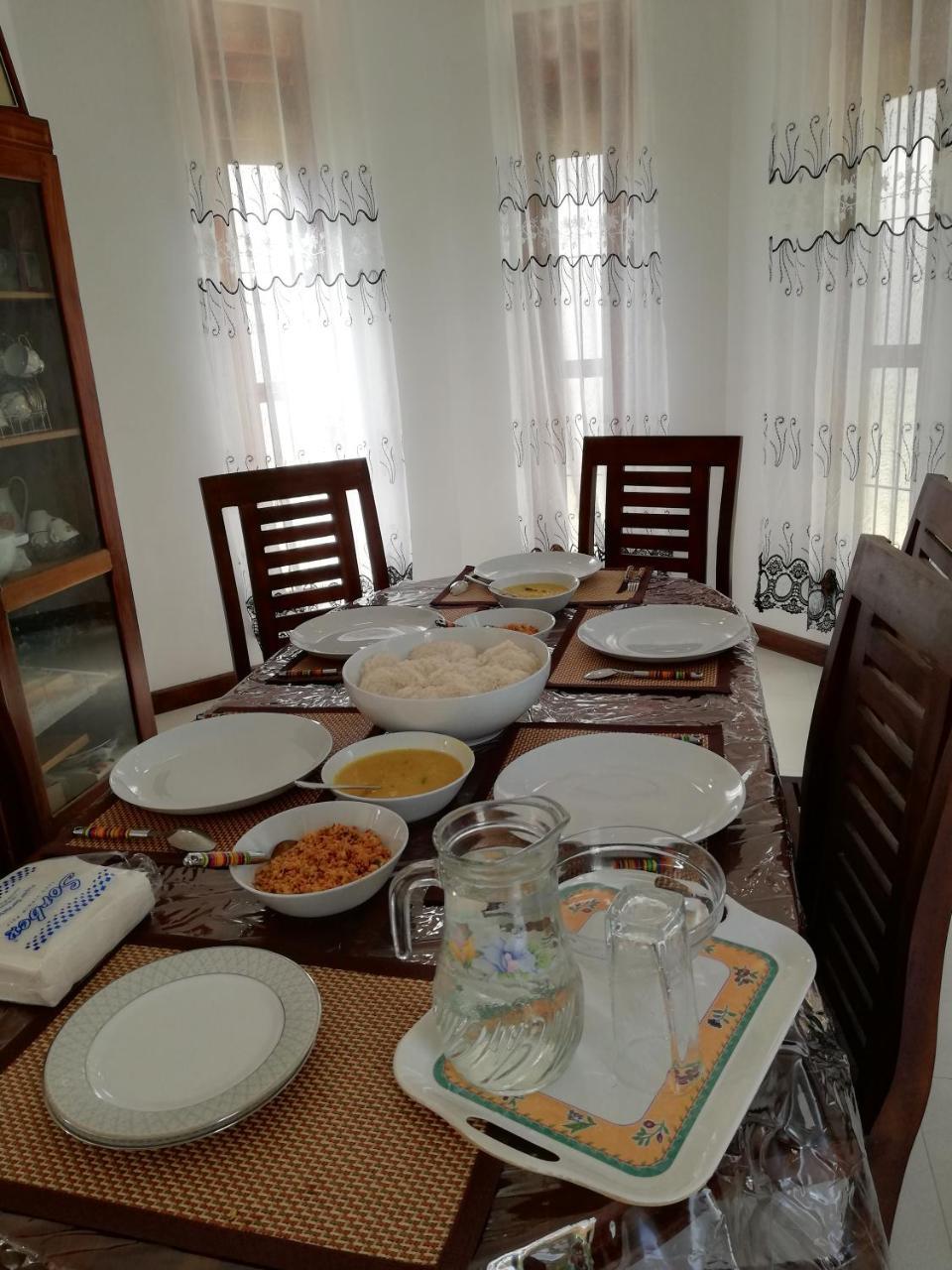 Air Port 5 Minutes Super Clean Upul Bed & Breakfast Negombo Exterior foto